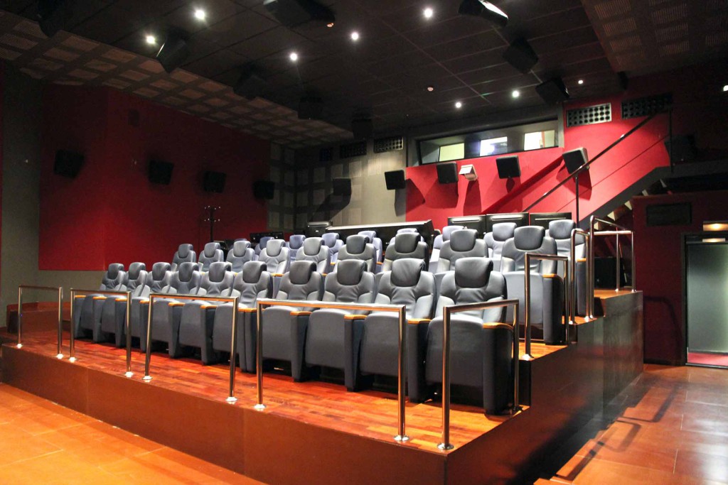Deluxe-Sala-de-Cine-Atmos-1---baja