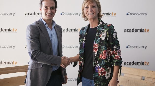 Antonio Ruiz y María Casado renuevan el acuerdo entre Discovery y la Academia de Televisión