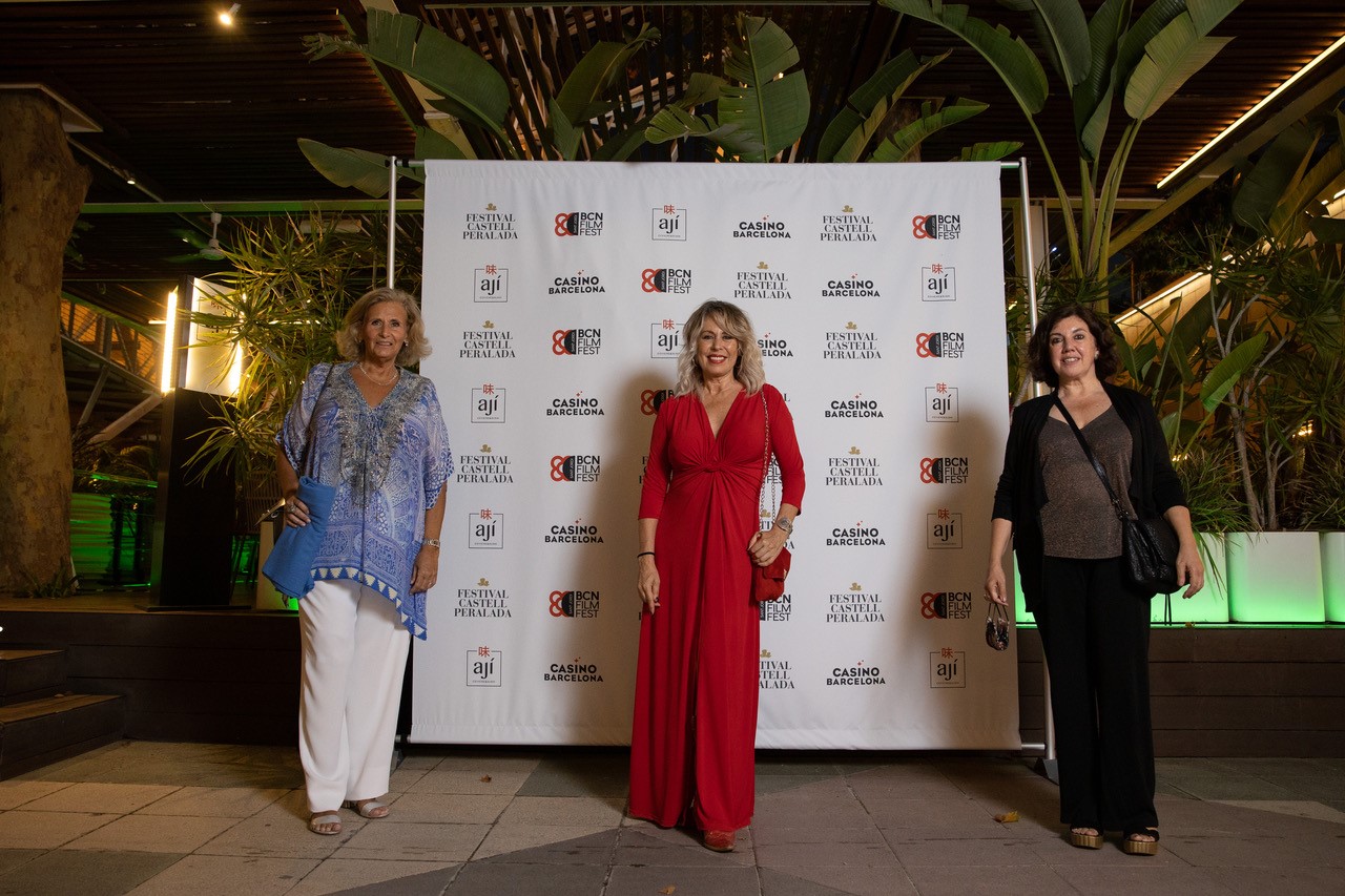 De izquierda a derecha, Isabel Suqué (presidenta de la Fundación Castell de Peralada), la actriz Miriam Díaz-Aroca y Conxita Casanovas, directora de BCN Film Fest.