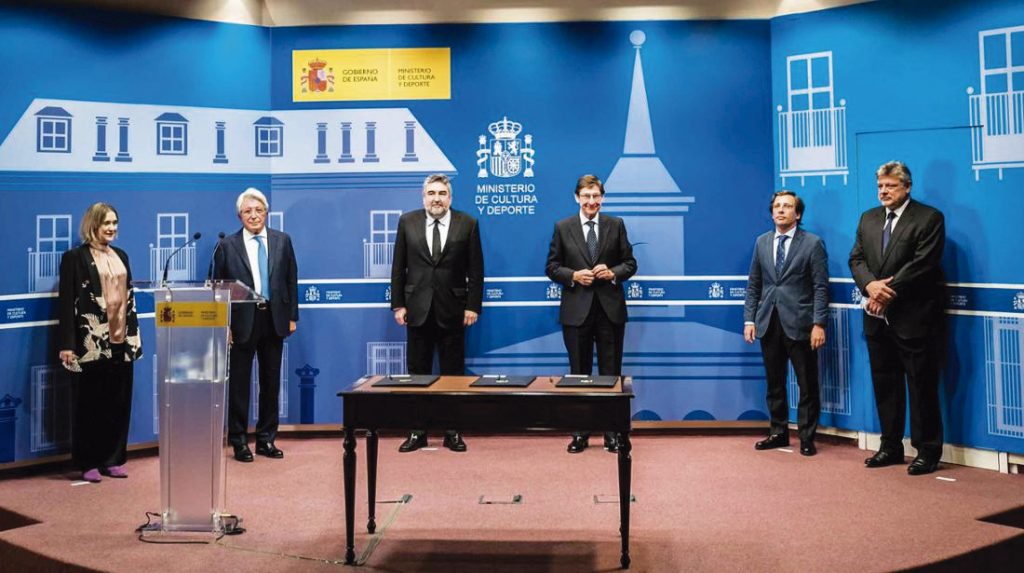 Firma de convenio de colaboración con Bankia. De izquierda a derecha, Marta Rivera (Comunidad de Madrid), Enrique Cerezo (EGEDA), José Manuel Rodríguez Uribes (Ministerio de Cultura), José Ignacio Goirigolzarri (Bankia), José Luis Martínez-Almeida (Ayuntamiento de Madrid) y Rafael Lambea (CREA SGR).