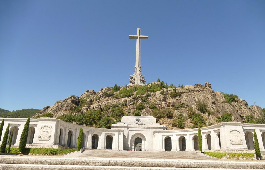 'Ángeles con espada' de Javier Rioyo