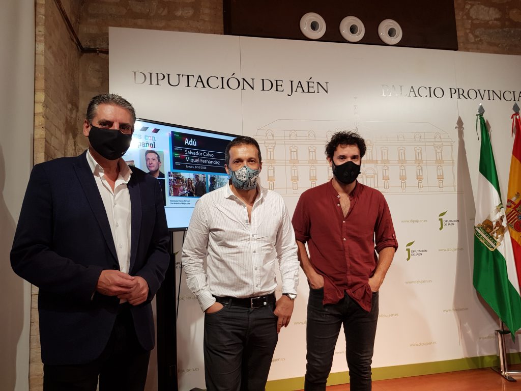 Presentación de 'Adú' con el director Salvador Calvo y el actor Miquel Fernández en los 'Encuentros con el Cine Español' que organiza la Diputación de Jaén.