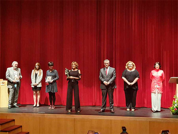 Almudena Ariza y ‘Volando voy’ premiados en Guadix