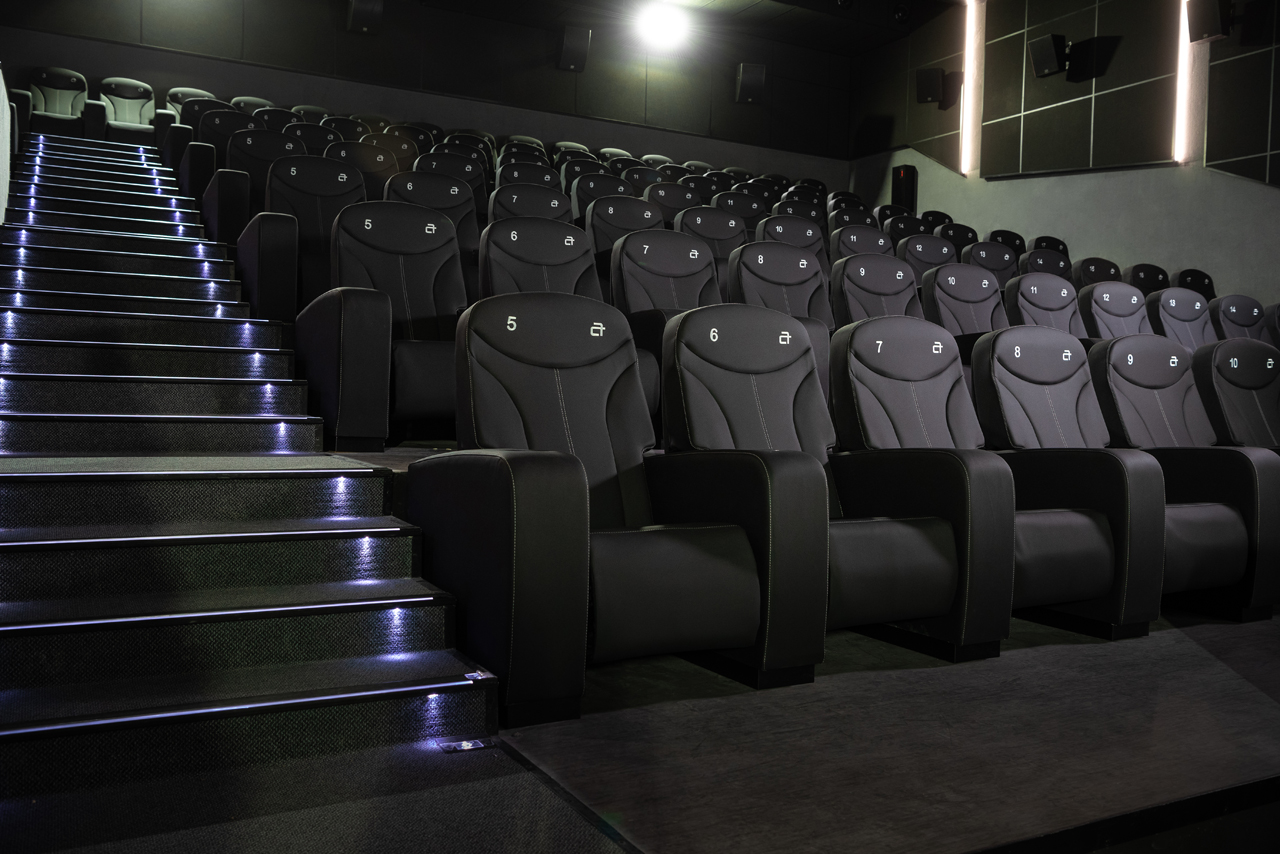 Una sala del complejo Artesiete La Torre (Zaragoza), uno de los cines nacidos en pandemia.