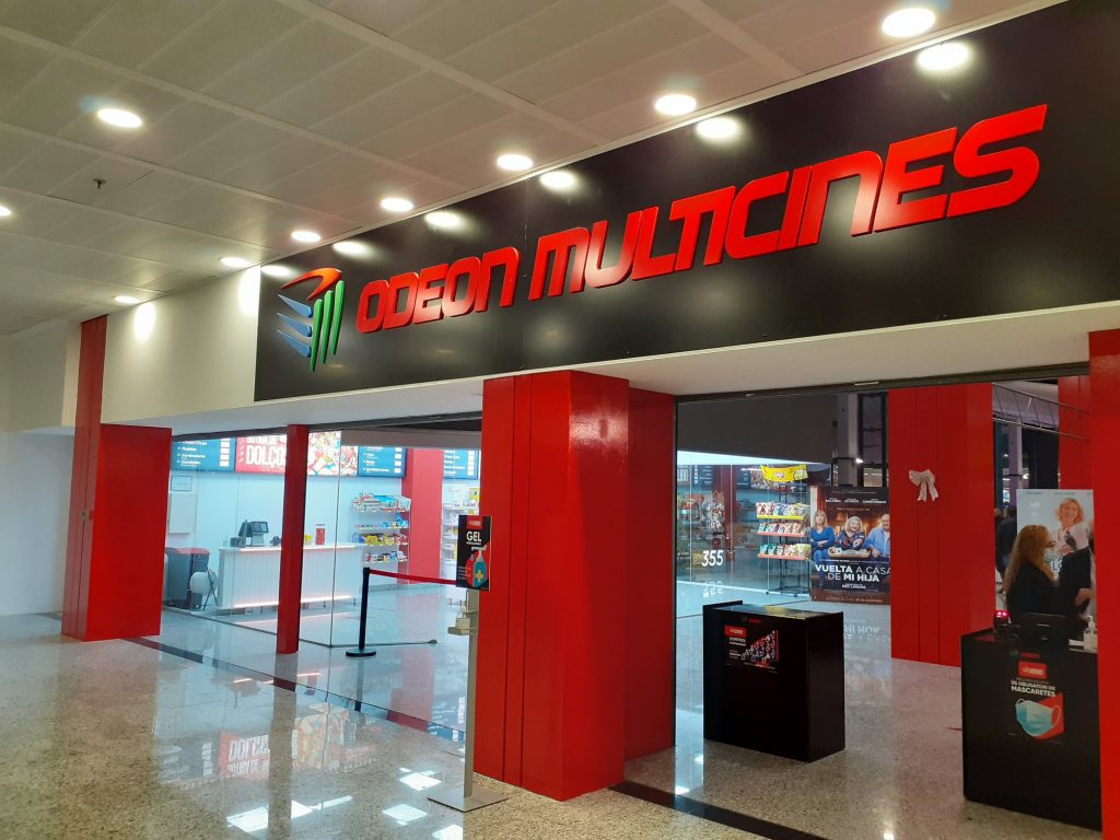 Fachada de los nuevos Odeon Vilanova