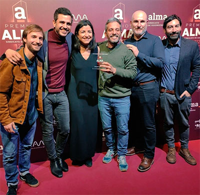 El equipo de ‘Cachitos‘ entre los premios televisivos de ALMA