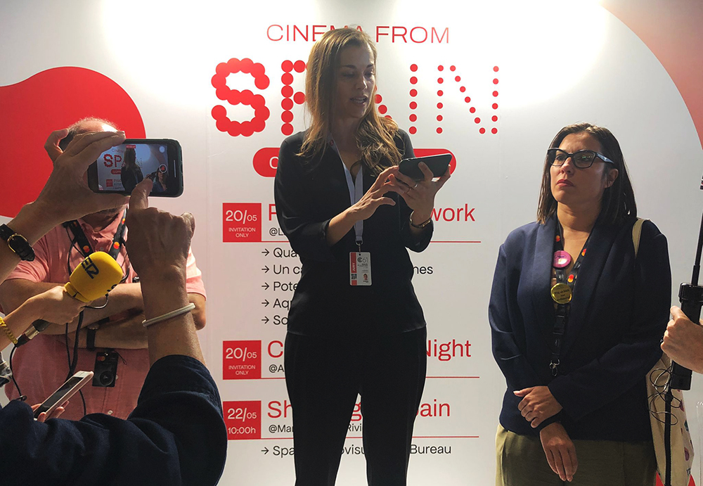María Zamora, productora de 'Alcarràs' (Oso de Oro en Berlín) y jurado este año en la Semana de la Crítica, ha leído el comunicado.