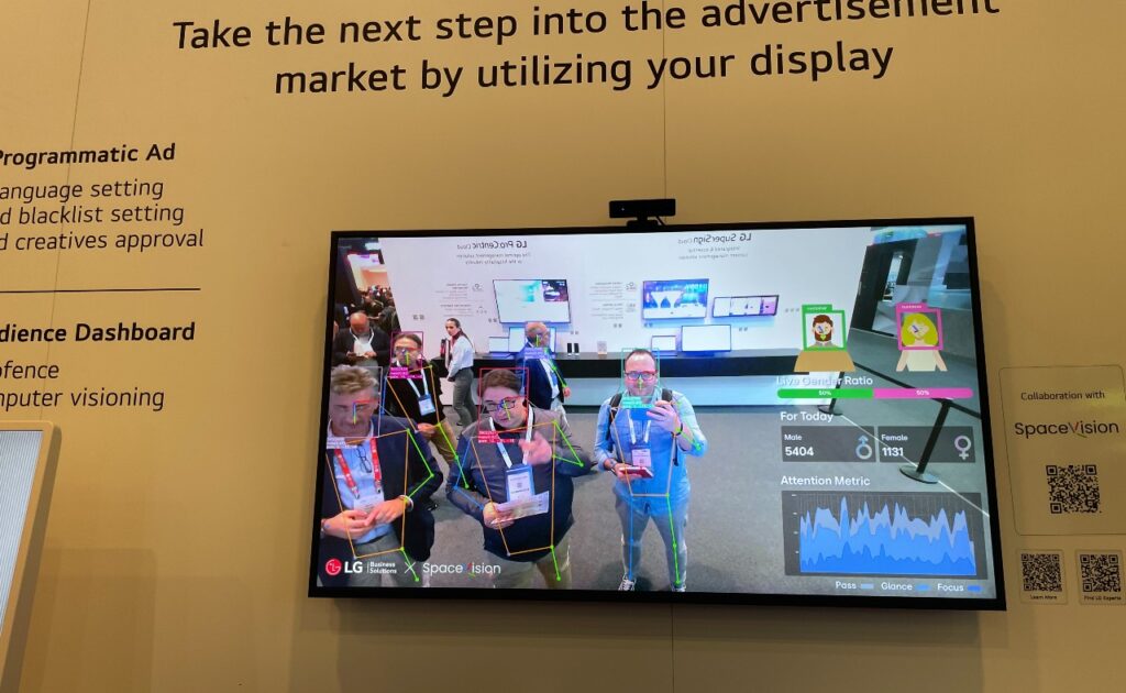 Nuestro Juan García, en el ISE 2024 de la Fira Barcelona @CineyTele Pro
